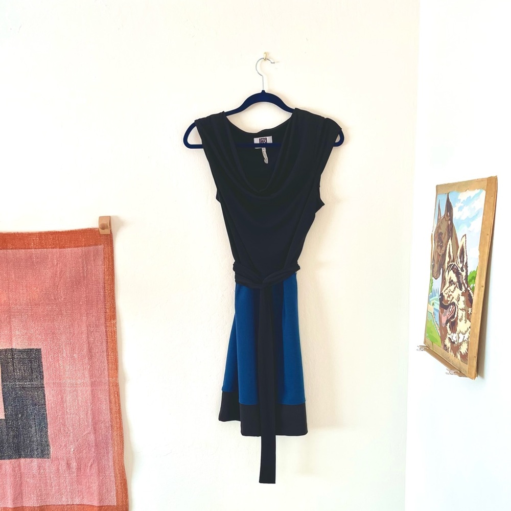 Laundry by Design, washable, size 8, black and blue dress